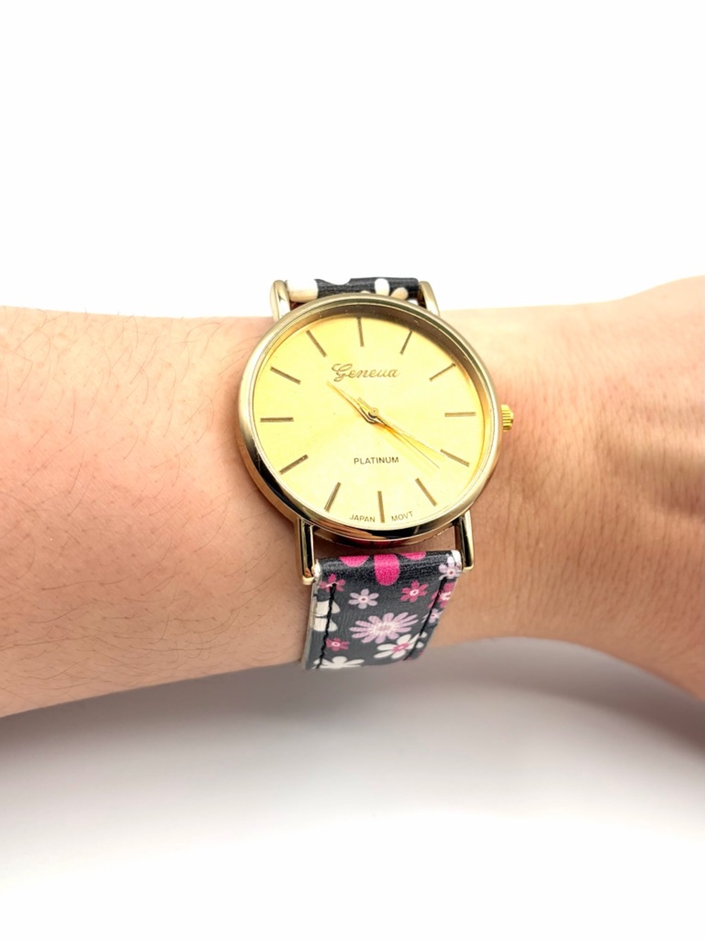 Geneva Gold Tone Watch Floral Strap Working Japan Movement